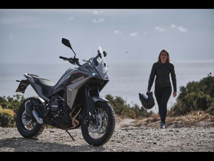 MOTO MORINI X-CAPE 649 ROUES BATONS