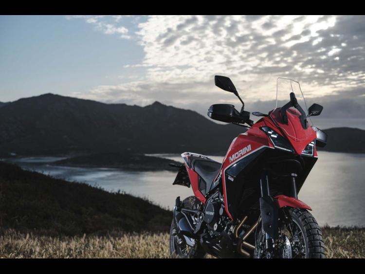 MOTO MORINI X-CAPE 649 ROUES BATONS