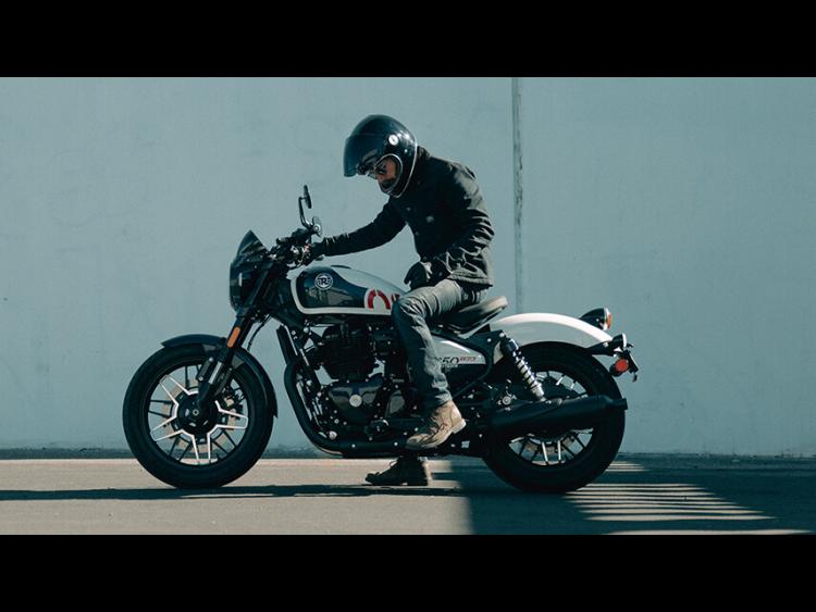 ROYAL ENFIELD SHOTGUN 650 - A2 -