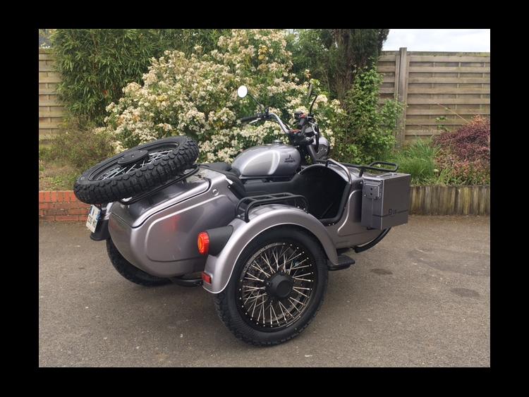MASH MASH B-SIDE 500 - Bi-cylindre -