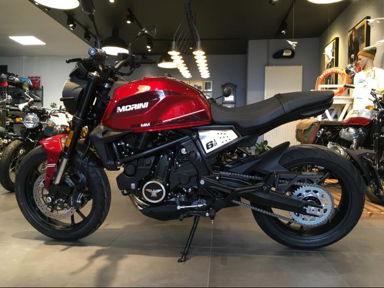 MOTO MORINI SEIEMMEZZO 650 STR
