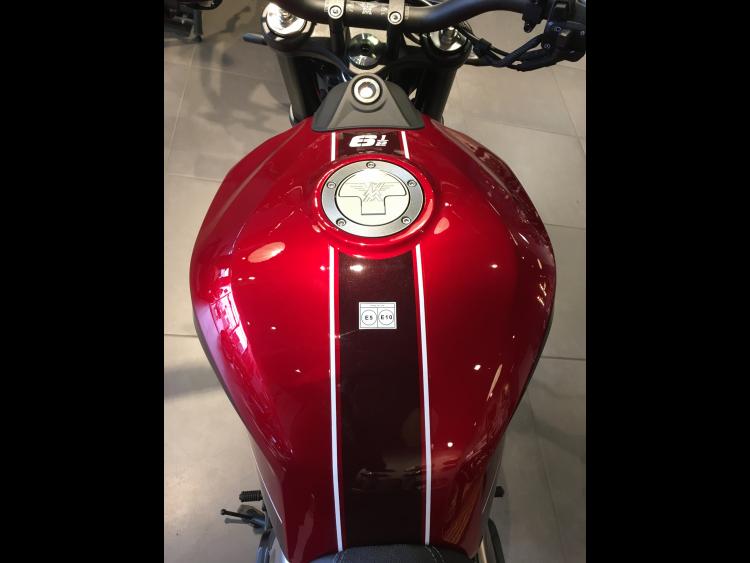 MOTO MORINI SEIEMMEZZO 650 STR