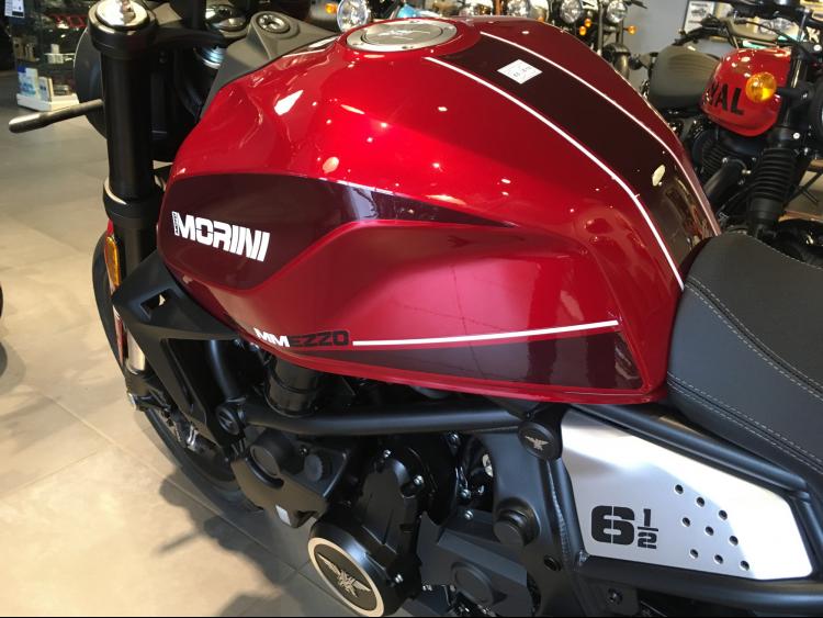 MOTO MORINI SEIEMMEZZO 650 STR